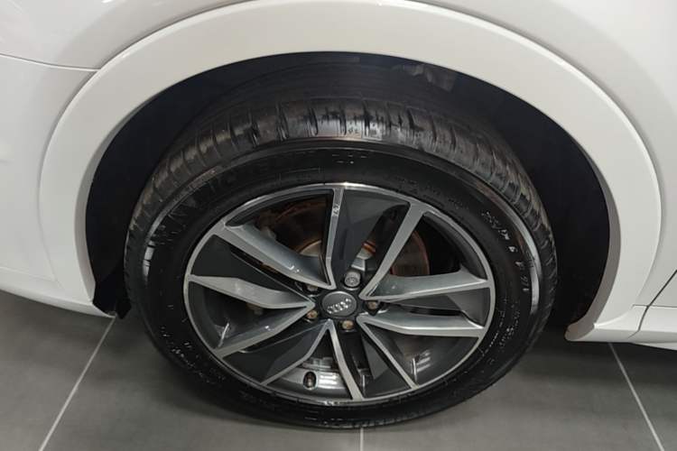 Used Audi Q3 2018 35 TFSI Fashion Edition Collector's Model Left Front Wheel Hub