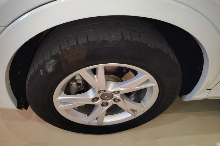 Used Audi Q3 2018 30th Anniversary Edition 30 TFSI Fashion Model Left Front Wheel Hub