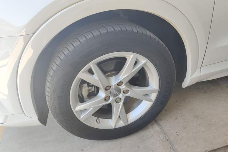 Used Audi Q3 2018 30th Anniversary Edition 30 TFSI Fashion Model Left Front Wheel Hub