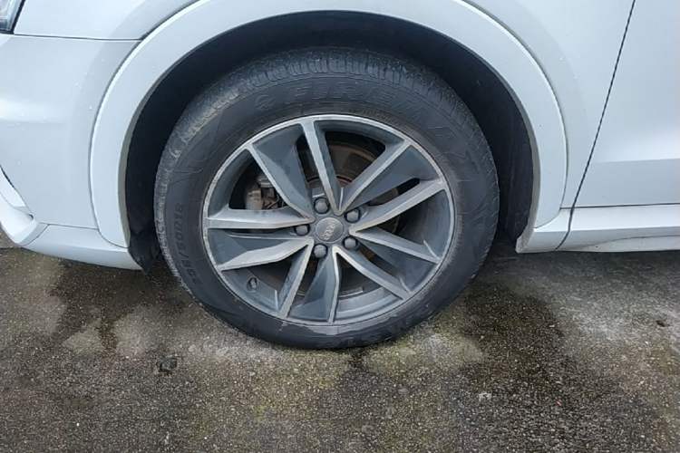 Used Audi Q3 2018 30th Anniversary Edition 35 TFSI Sport Model Left Front Wheel Hub