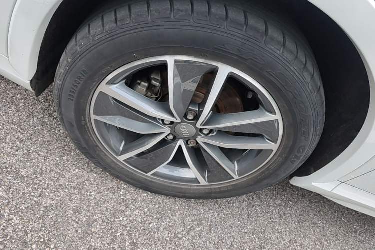 Used Audi Q3 2018 30th Anniversary Edition 35 TFSI Fashion Model Left Front Wheel Hub