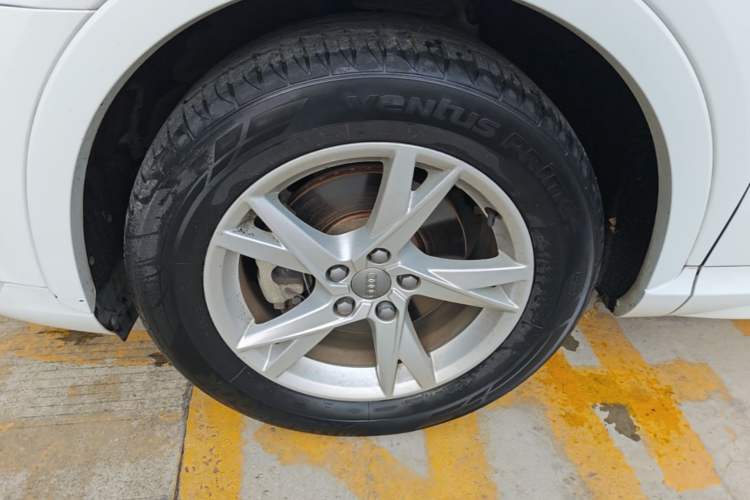 Used Audi Q3 2018 30th Anniversary Edition 30 TFSI Fashion Model Left Front Wheel Hub