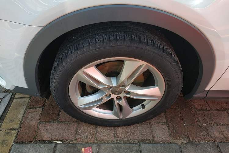 Used Audi Q3 2018 30th Anniversary Edition 30 TFSI Style Model Left Front Wheel Hub