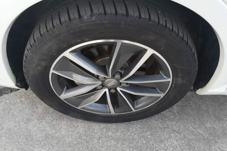 Used Audi Q3 2018 35 TFSI Fashion Edition Collector's Model Left Front Wheel Hub