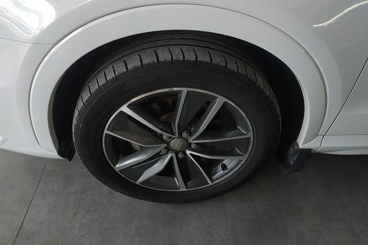 Used Audi Q3 2018 30 TFSI Fashion Edition Collector's Version Left Front Wheel Hub