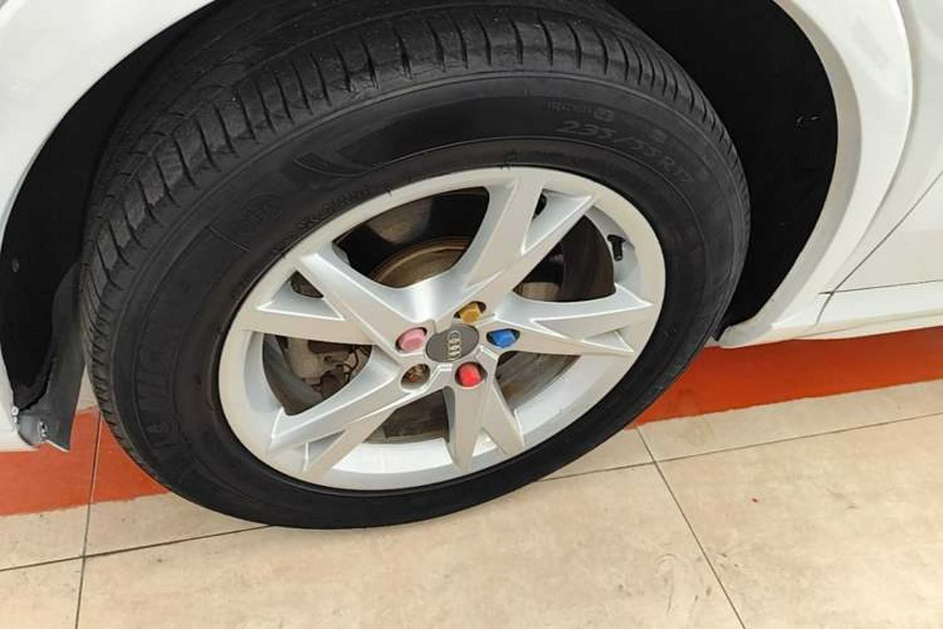 Used Audi Q3 2018 30th Anniversary Edition 30 TFSI Fashion Model Left Front Wheel Hub