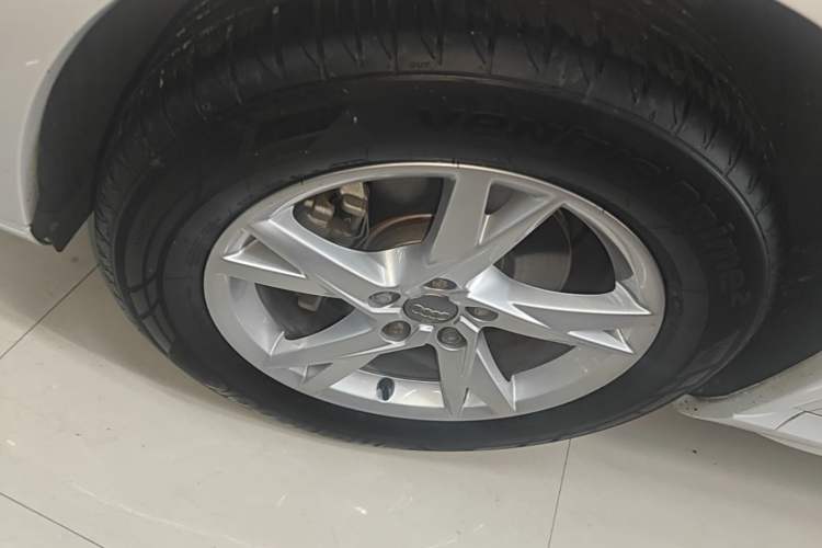 Used Audi Q3 2018 30th Anniversary Edition 35 TFSI Fashion Model Left Front Wheel Hub