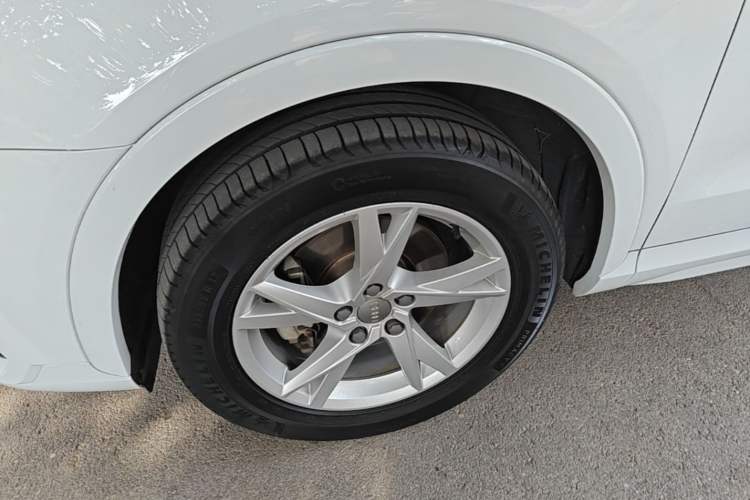 Used Audi Q3 2018 30th Anniversary Edition 30 TFSI Fashion Model Left Front Wheel Hub
