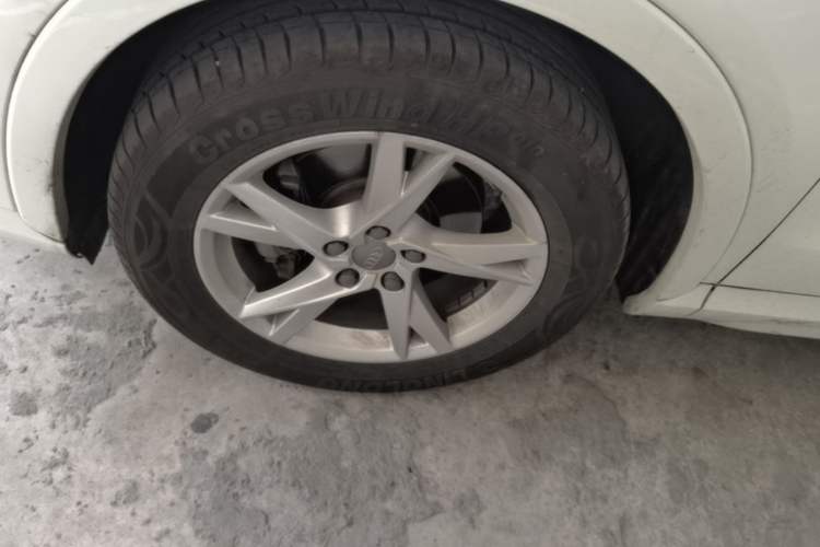 Used Audi Q3 2018 30th Anniversary Edition 30 TFSI Fashion Model Left Front Wheel Hub