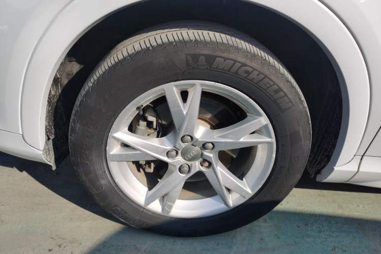 Used Audi Q3 2018 30th Anniversary Edition 30 TFSI Fashion Model Left Front Wheel Hub