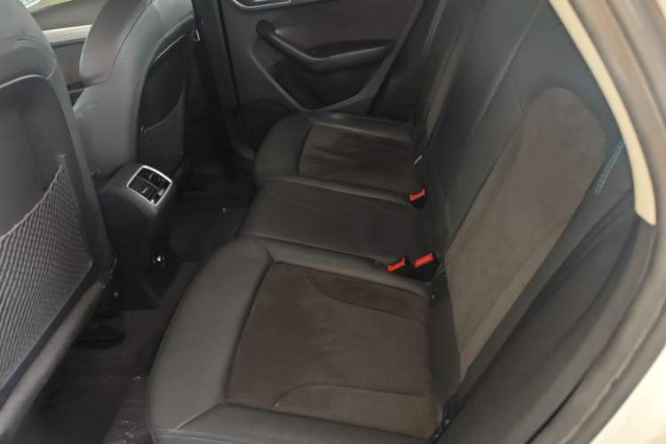 Used Audi Q3 2018 30th Anniversary Edition 35 TFSI quattro all-wheel-drive sport model Left Rear Seat