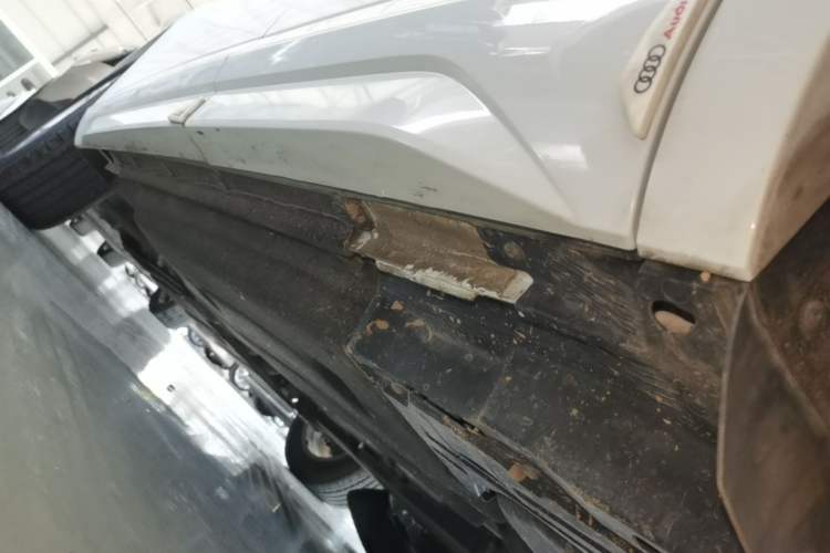 Used Audi Q3 2018 30th Anniversary Edition 30 TFSI Fashion Model Left Side Sill