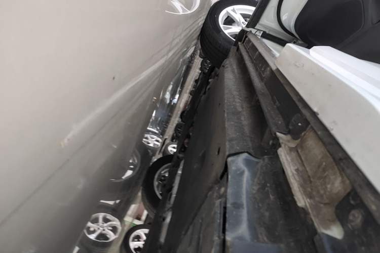 Used Audi Q3 2018 30th Anniversary Edition 30 TFSI Fashion Model Left Side Sill