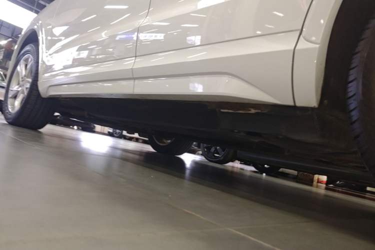 Used Audi Q3 2018 30th Anniversary Edition 30 TFSI Fashion Model Left Side Sill