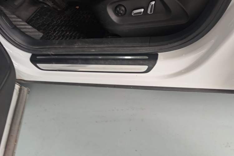 Used Audi Q3 2018 30th Anniversary Edition 35 TFSI Fashion Model Left Side Sill