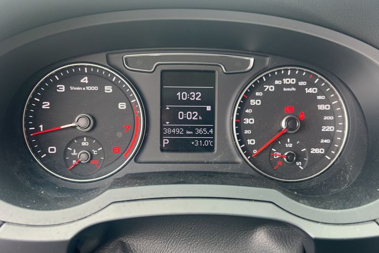 Used Audi Q3 2018 30th Anniversary Edition 35 TFSI Fashion Model Odometer Close Up
