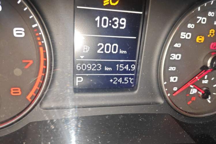 Used Audi Q3 2018 30th Anniversary Edition 30 TFSI Fashion Model Odometer Close Up