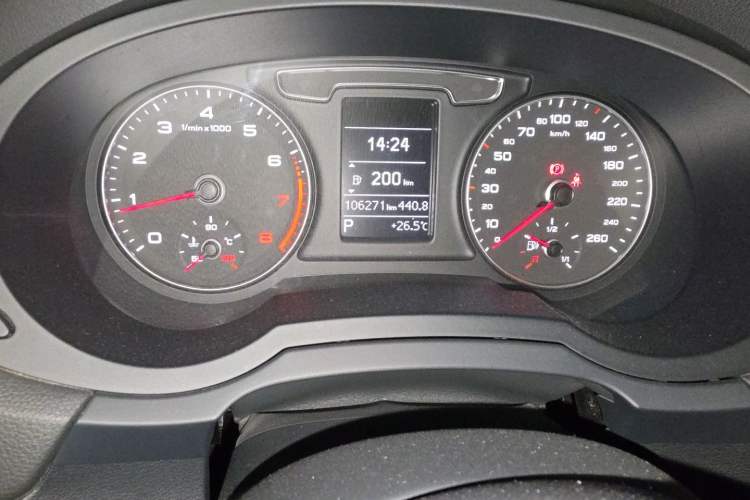 Used Audi Q3 2018 30th Anniversary Edition 30 TFSI Fashion Model Odometer Close Up