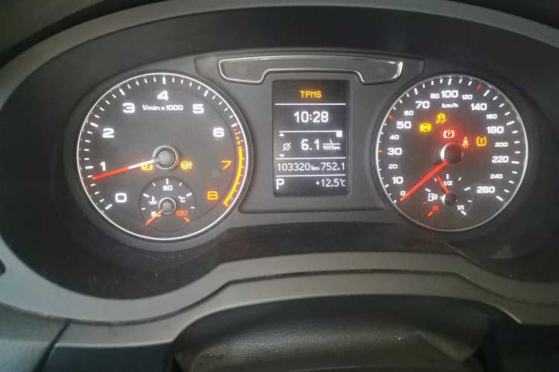 Used Audi Q3 2018 30th Anniversary Edition 30 TFSI Standard Model Odometer Close Up
