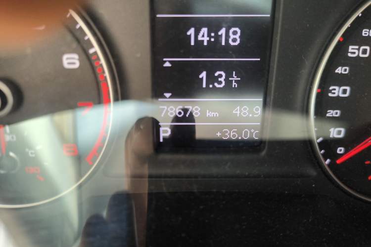 Used Audi Q3 2018 30th Anniversary Edition 30 TFSI Fashion Model Odometer Close Up