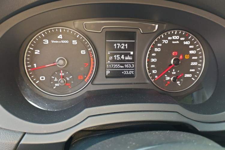Used Audi Q3 2018 30th Anniversary Edition 30 TFSI Fashion Model Odometer Close Up