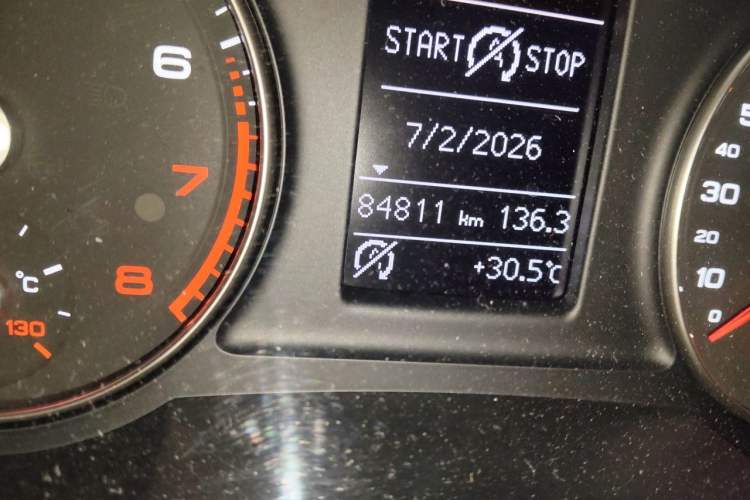 Used Audi Q3 2018 30th Anniversary Edition 30 TFSI Fashion Model Odometer Close Up