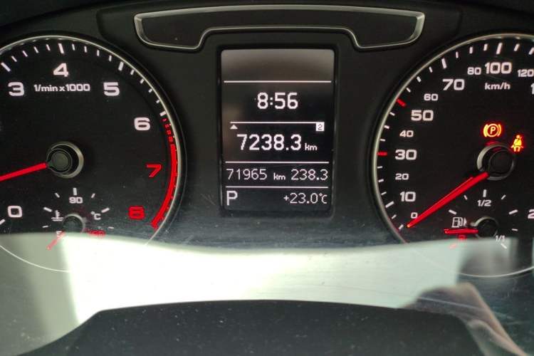 Used Audi Q3 2018 30 TFSI Fashion Edition Collector's Version Odometer Close Up