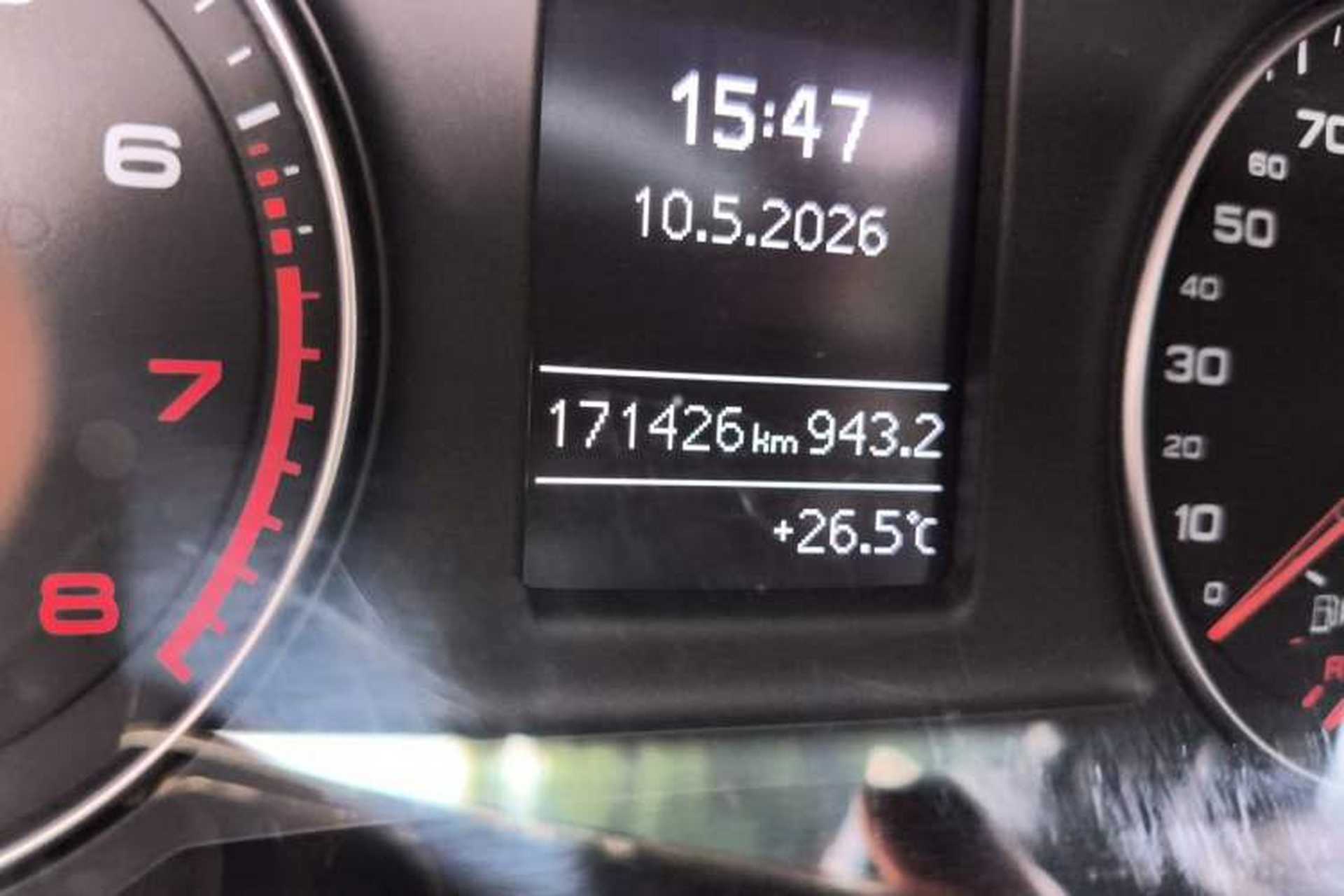 Used Audi Q3 2018 30th Anniversary Edition 30 TFSI Fashion Model Odometer Close Up