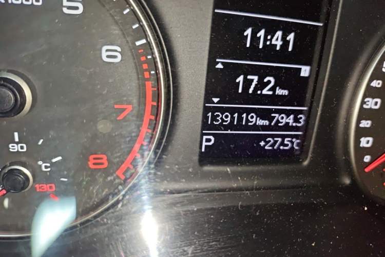 Used Audi Q3 2018 30th Anniversary Edition 30 TFSI Fashion Model Odometer Close Up