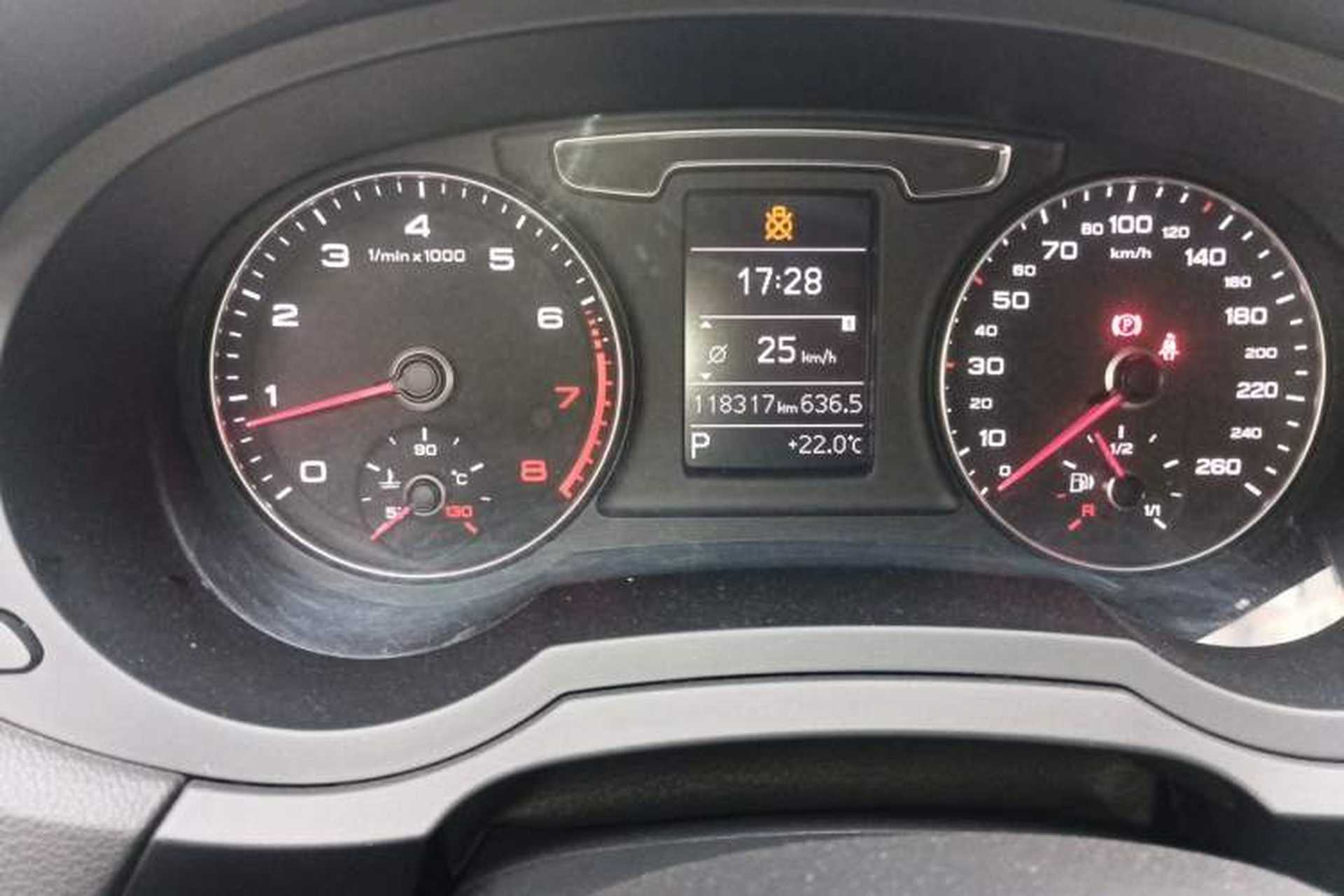 Used Audi Q3 2018 30th Anniversary Edition 30 TFSI Fashion Model Odometer Close Up