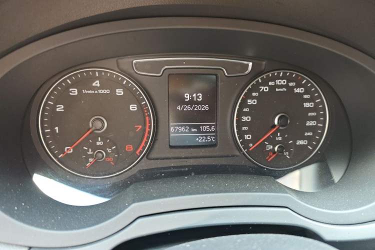 Used Audi Q3 2018 30th Anniversary Edition 30 TFSI Fashion Model Odometer Close Up