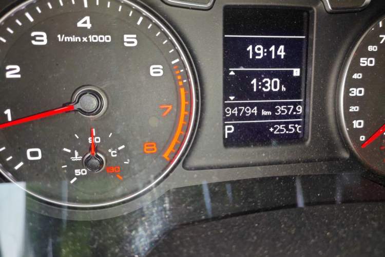Used Audi Q3 2018 30 TFSI Fashion Edition Collector's Version Odometer Close Up