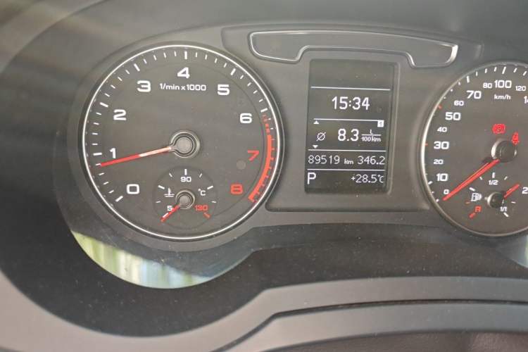 Used Audi Q3 2018 30 TFSI Fashion Edition Collector's Version Odometer Close Up
