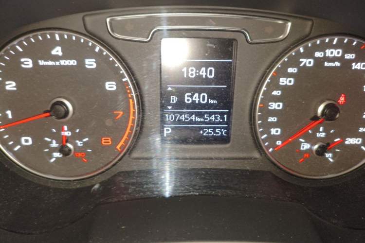 Used Audi Q3 2018 30th Anniversary Edition 35 TFSI Fashion Model Odometer Close Up