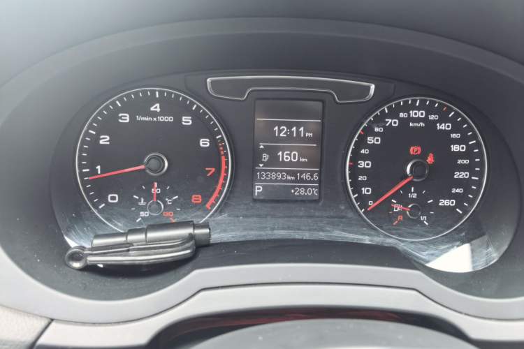 Used Audi Q3 2018 30th Anniversary Edition 30 TFSI Fashion Model Odometer Close Up