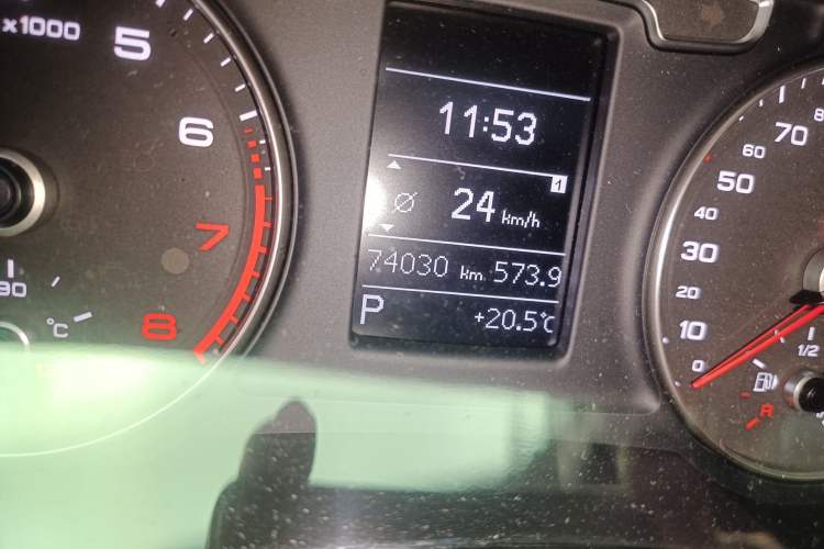 Used Audi Q3 2018 30th Anniversary Edition 30 TFSI Style Model Odometer Close Up