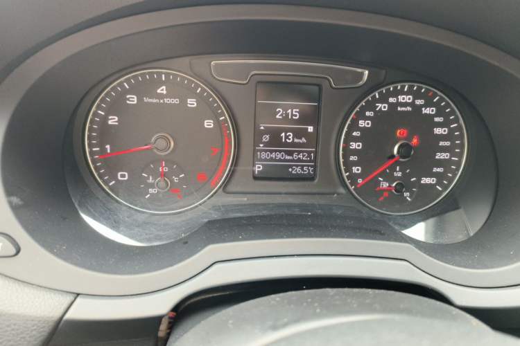 Used Audi Q3 2018 30th Anniversary Edition 30 TFSI Fashion Model Odometer Close Up