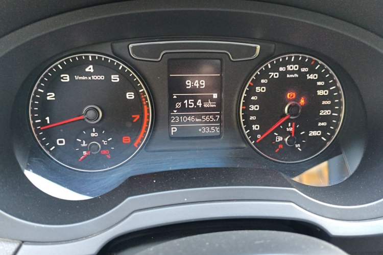 Used Audi Q3 2018 30th Anniversary Edition 30 TFSI Style Model Odometer Close Up