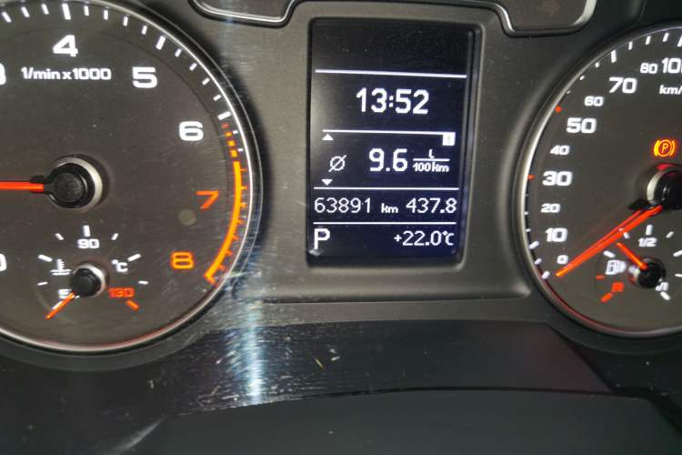 Used Audi Q3 2018 30 TFSI Fashion Edition Collector's Version Odometer Close Up