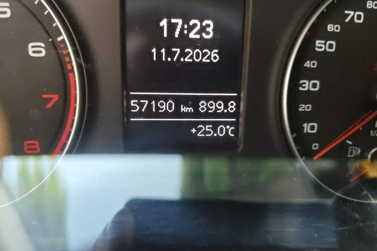 Used Audi Q3 2018 30th Anniversary Edition 30 TFSI Fashion Model Odometer Close Up