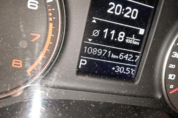 Used Audi Q3 2018 30th Anniversary Edition 30 TFSI Fashion Model Odometer Close Up