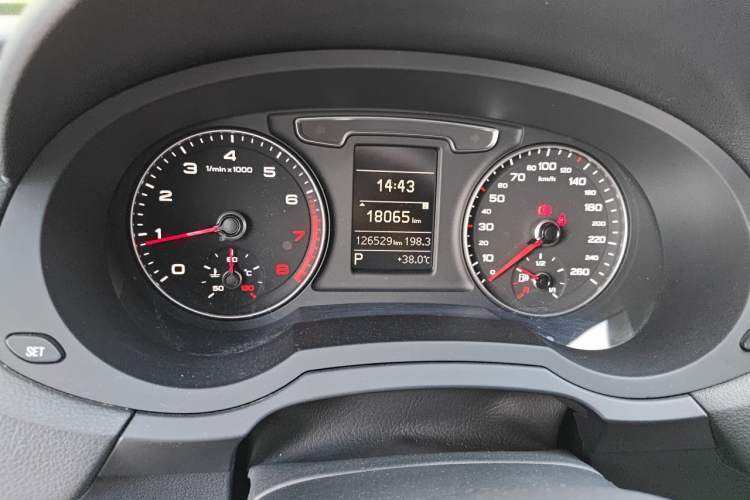 Used Audi Q3 2018 30 TFSI Fashion Edition Collector's Version Odometer Close Up