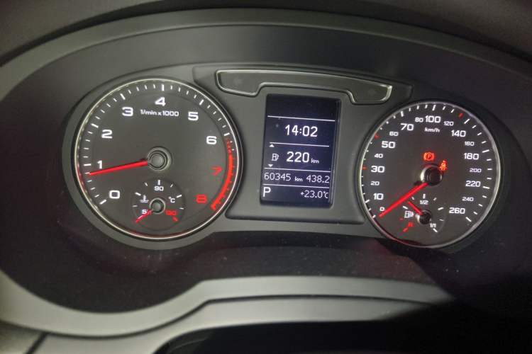 Used Audi Q3 2018 30th Anniversary Edition 35 TFSI Fashion Model Odometer Close Up