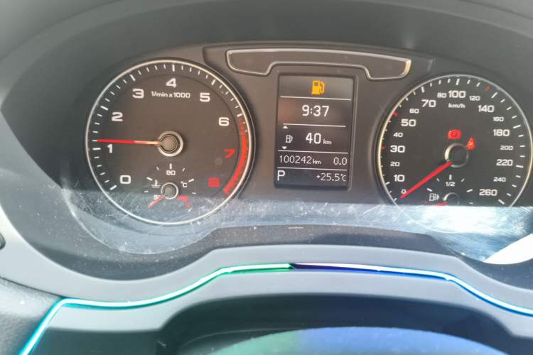 Used Audi Q3 2018 30th Anniversary Edition 30 TFSI Fashion Model Odometer Close Up