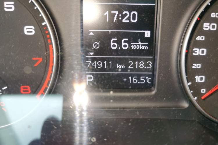 Used Audi Q3 2018 30th Anniversary Edition 35 TFSI Sport Model Odometer Close Up