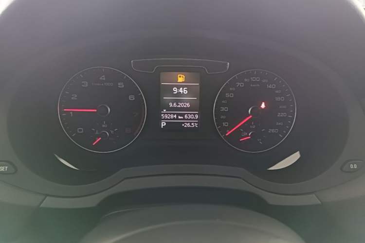 Used Audi Q3 2018 30th Anniversary Edition 30 TFSI Fashion Model Odometer Close Up