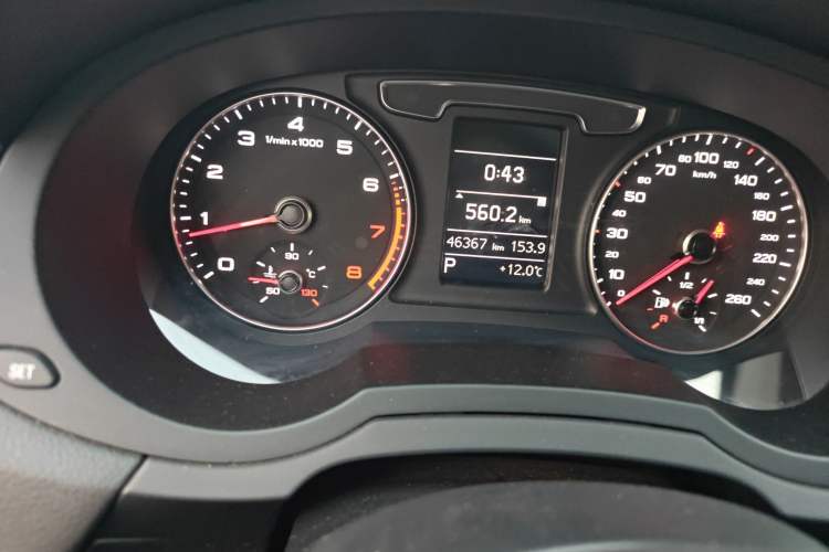 Used Audi Q3 2018 30th Anniversary Edition 35 TFSI Fashion Model Odometer Close Up
