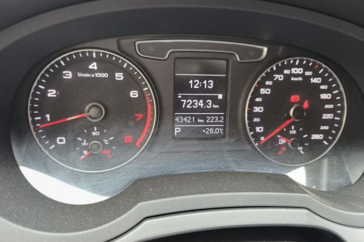Used Audi Q3 2018 30 TFSI Fashion Edition Collector's Version Odometer Close Up