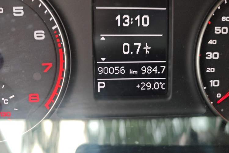 Used Audi Q3 2018 30th Anniversary Edition 30 TFSI Fashion Model Odometer Close Up
