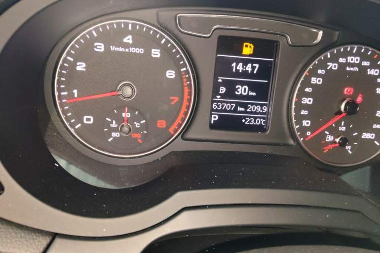 Used Audi Q3 2018 30 TFSI Fashion Edition Collector's Version Odometer Close Up